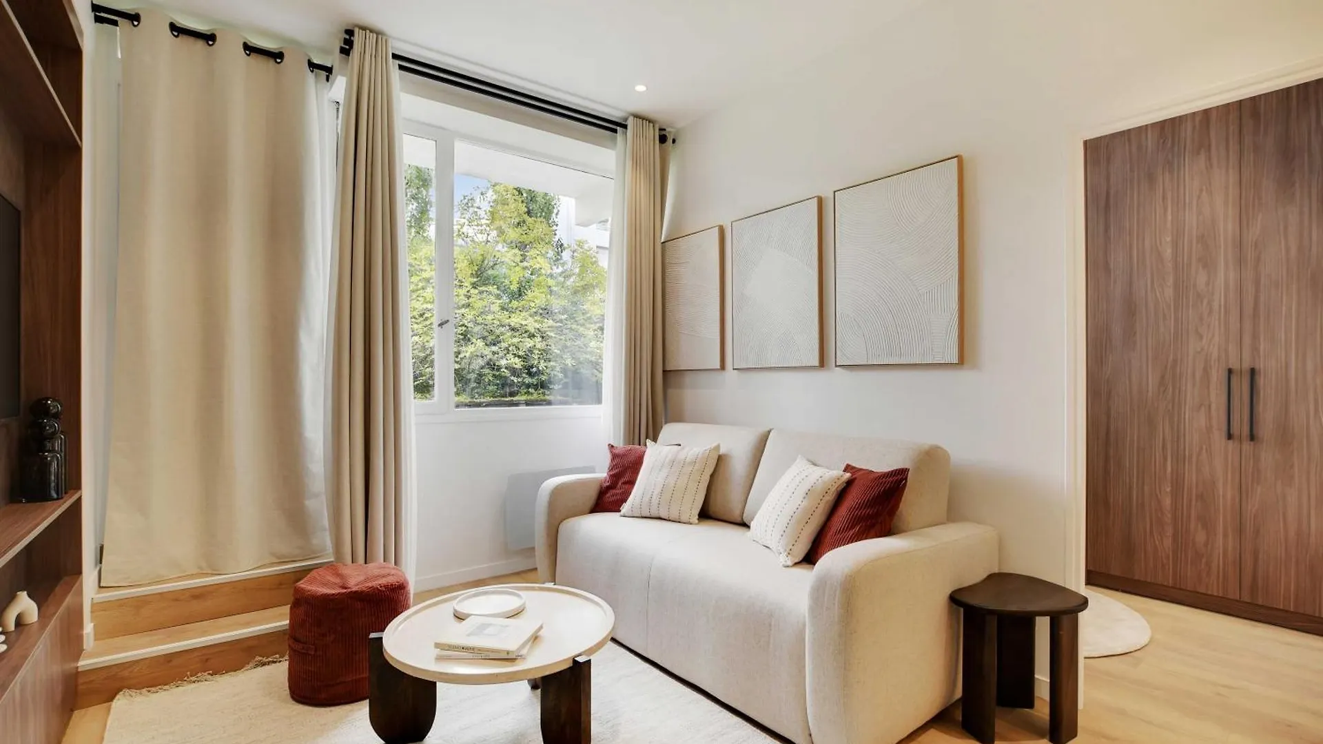 Apartment Lovely Refurbished Home In Vibrant 18Th District Paris