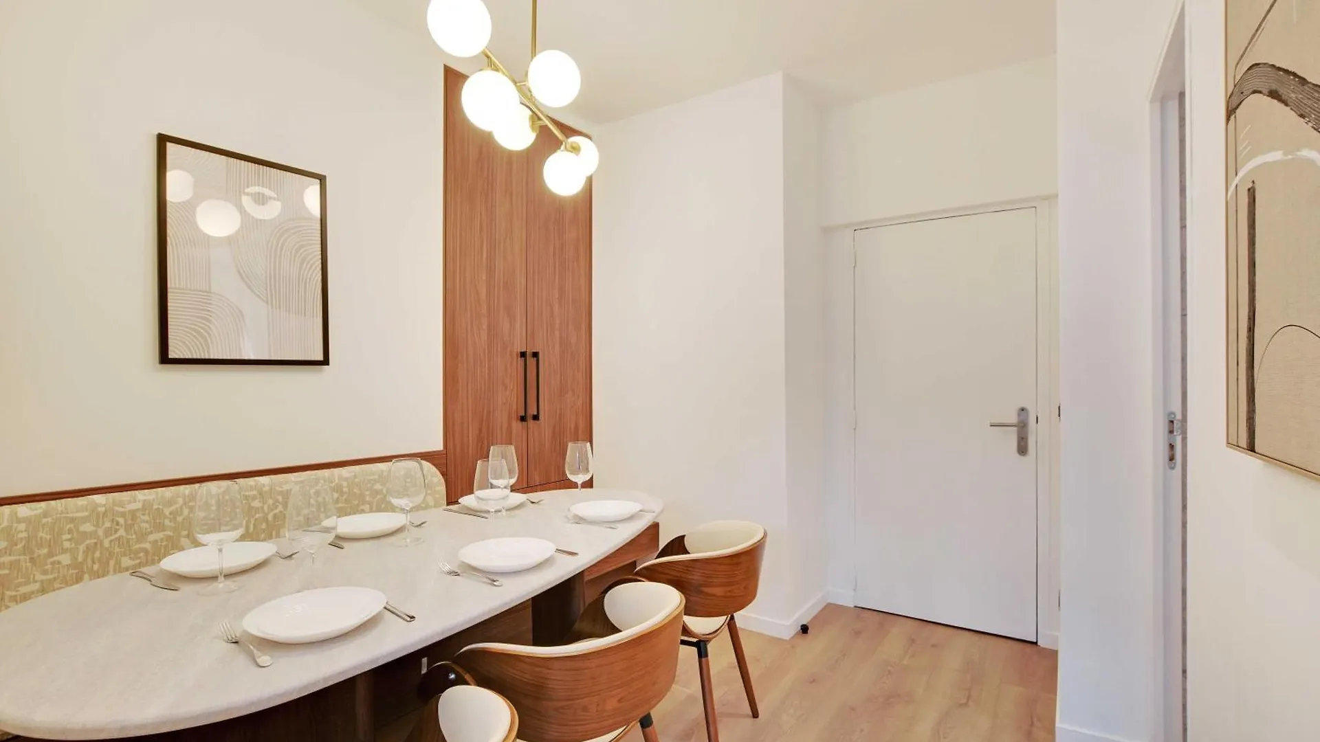 Lovely Refurbished Home In Vibrant 18Th District Paris Apartment
